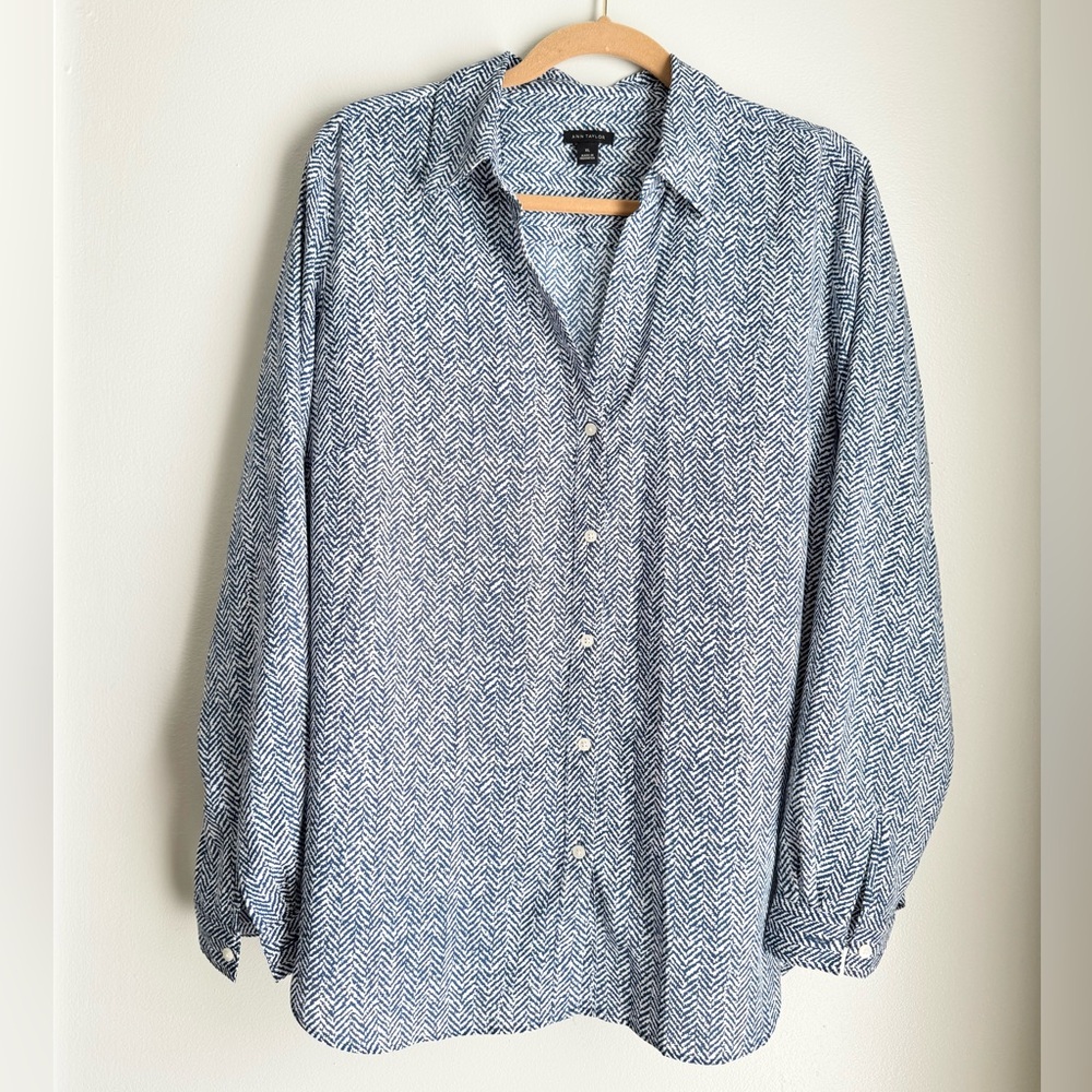 Chevron Pattern Button-Up Shirt